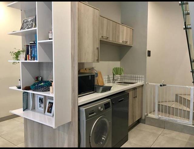 2 BEDROOM PROPERTY TO RENT IN MENLO PARK